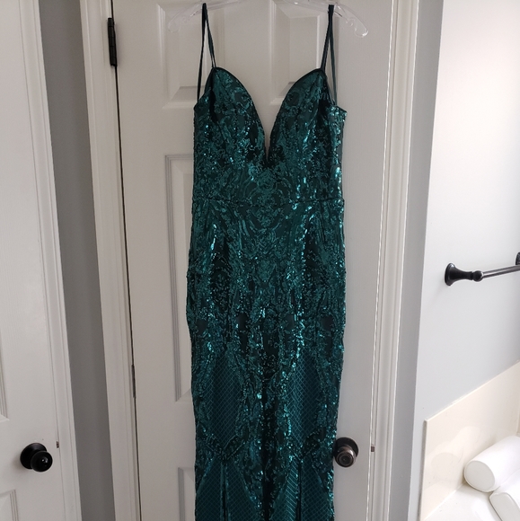Emerald green mermaid/trumpet style formal gown / prom dress - Size 10